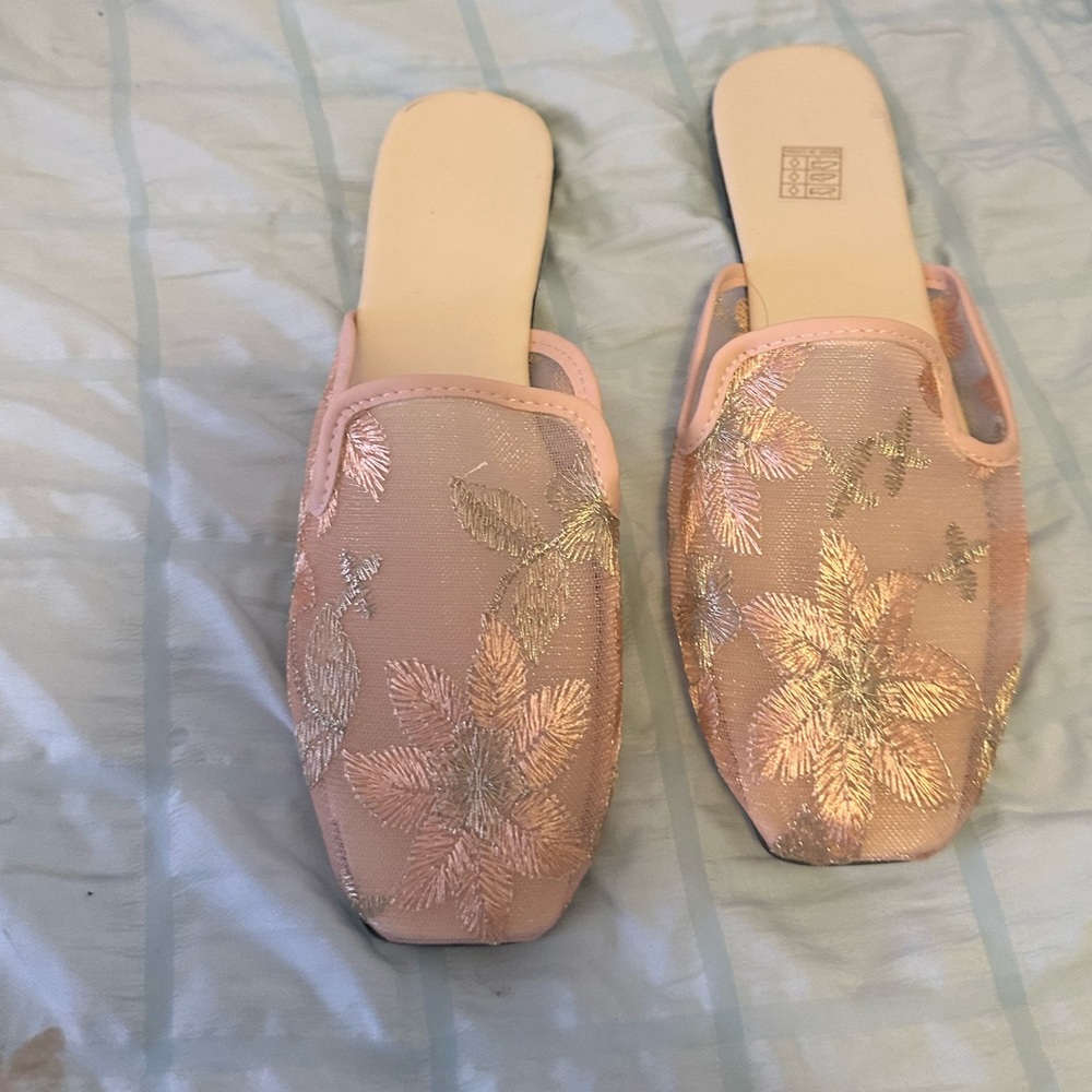 Size M NEW Never worn Chinese slippers rose gold with roses new with  tag